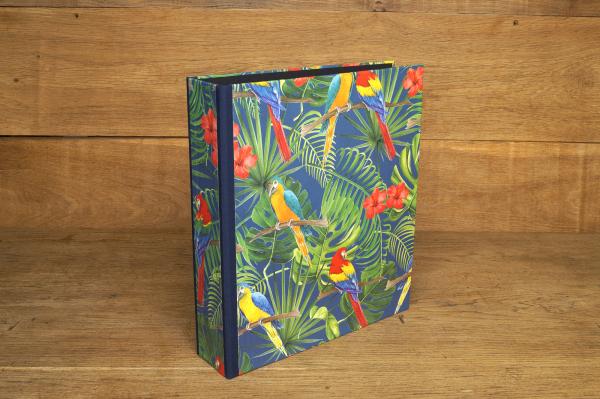 Folder with colorful parrot motif